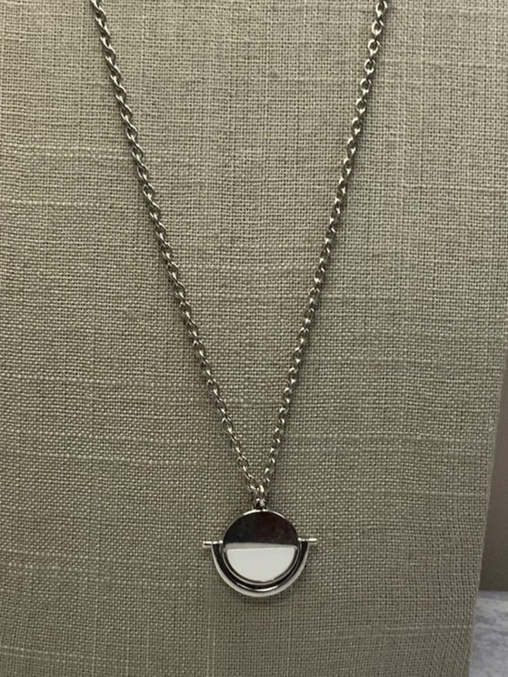 BRAND NEW | Adjustable Silver Tone Circle Necklace | With Bar Movement